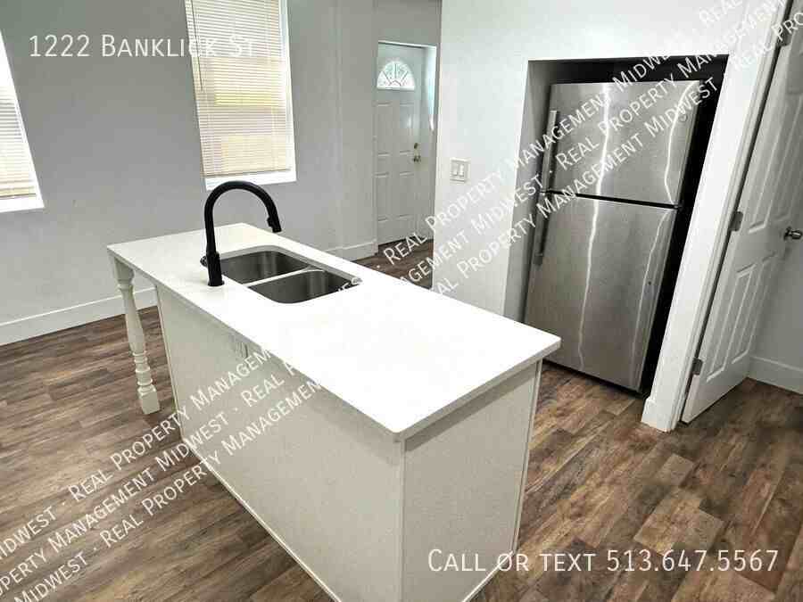 1222 Banklick St - Photo 3 of 15