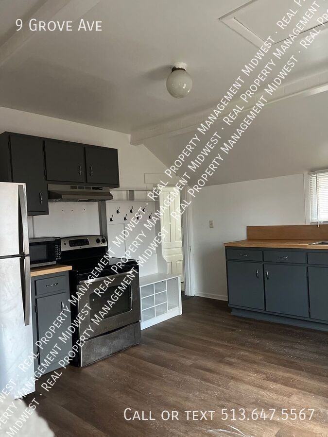 9 Grove Ave - Photo 4 of 14