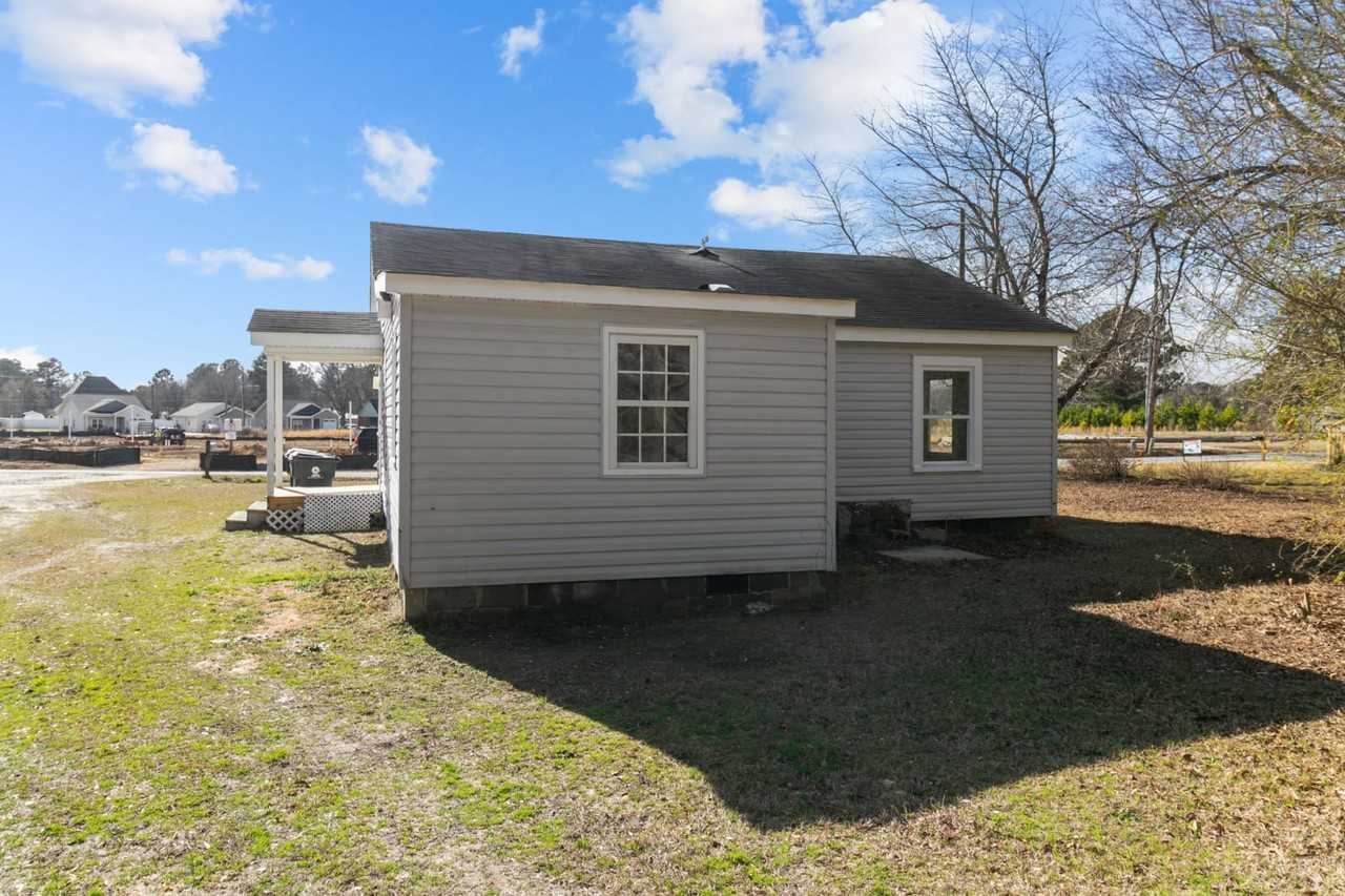 610 Wondertown Dr #1 - Photo 3 of 17