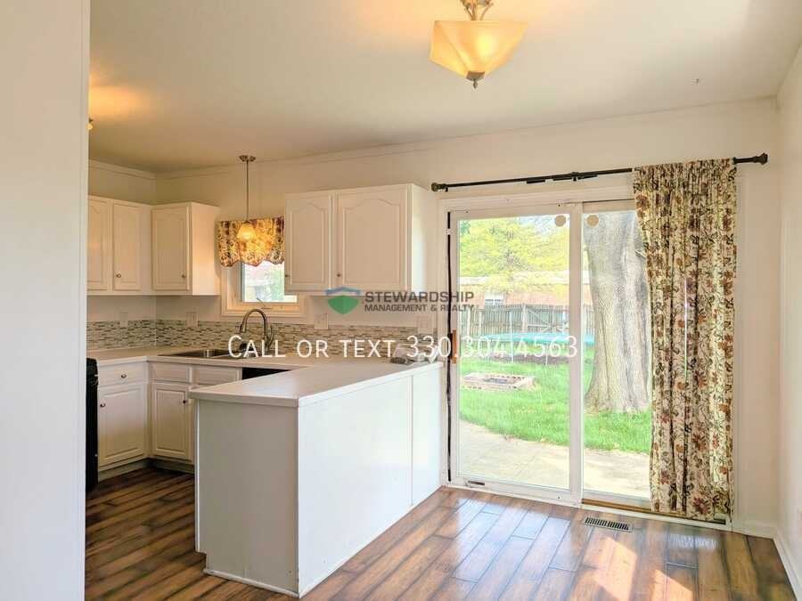 940 17th St Ne - Photo 3 of 27