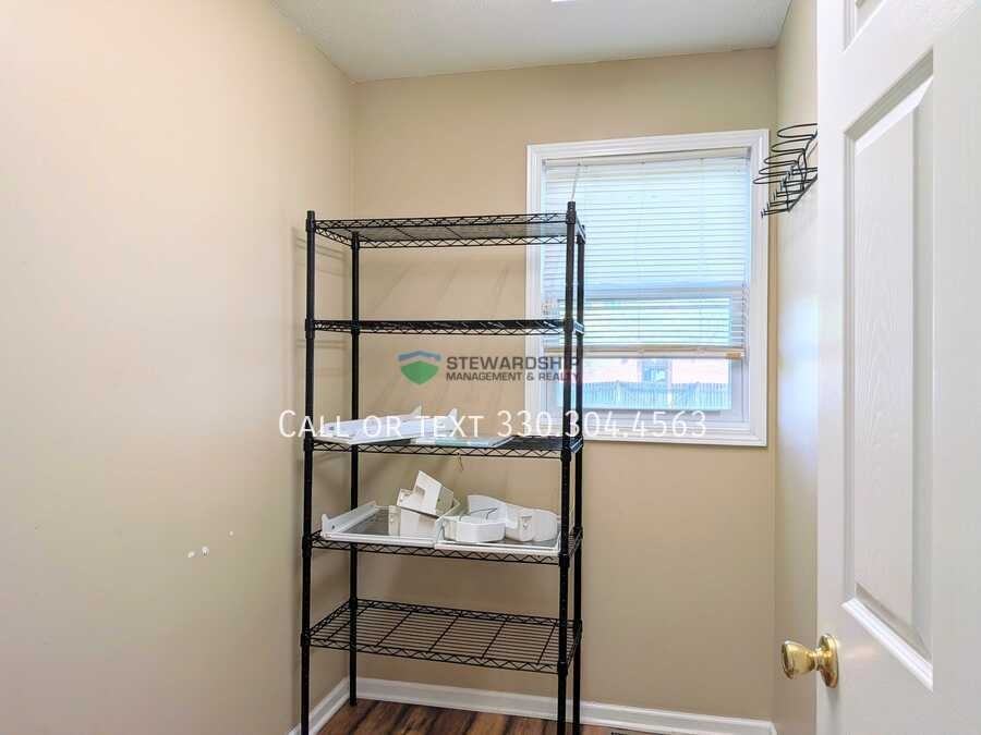 940 17th St Ne - Photo 5 of 27