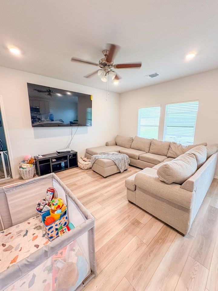7303 Veronica Ct - Photo 3 of 10