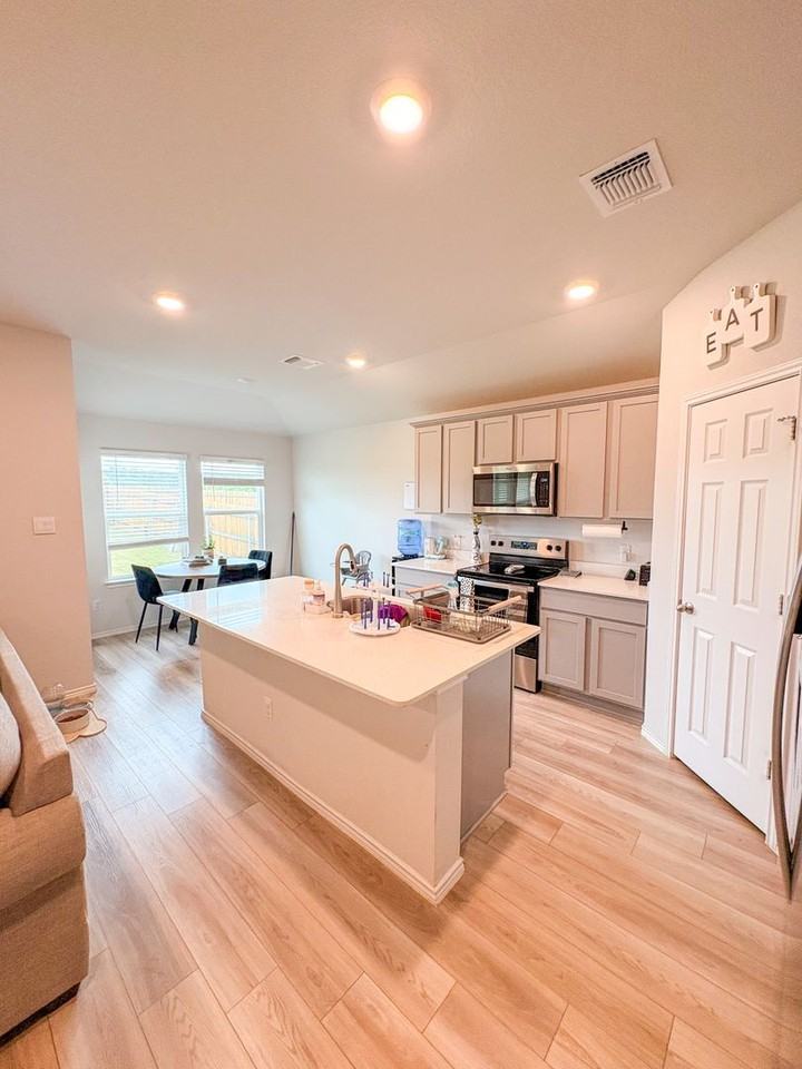 7303 Veronica Ct - Photo 4 of 10