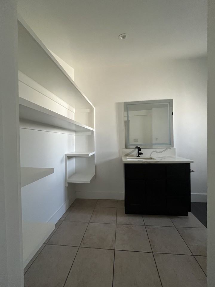 13644 Terra Bella St #B - Photo 2 of 20