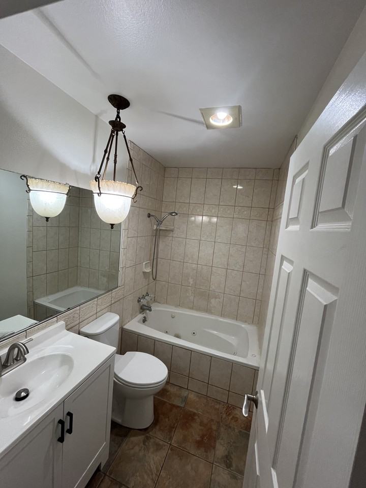 12727 Shenley St