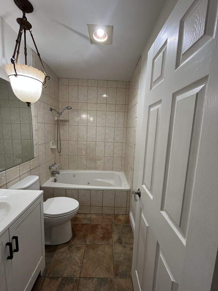 12727 Shenley St - Photo 3 of 40