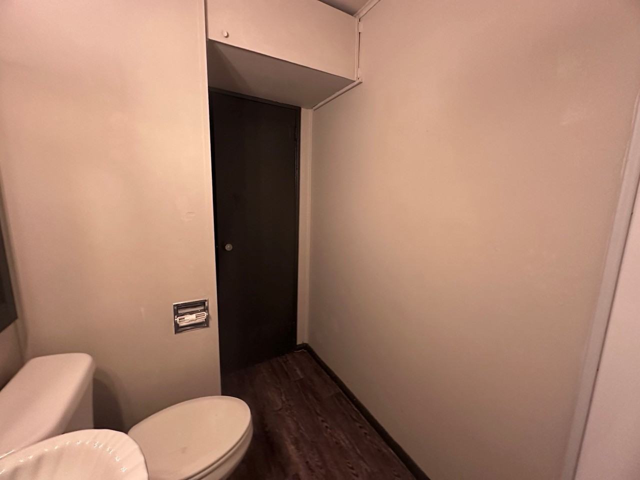 201 E Columbia St - Photo 5 of 17