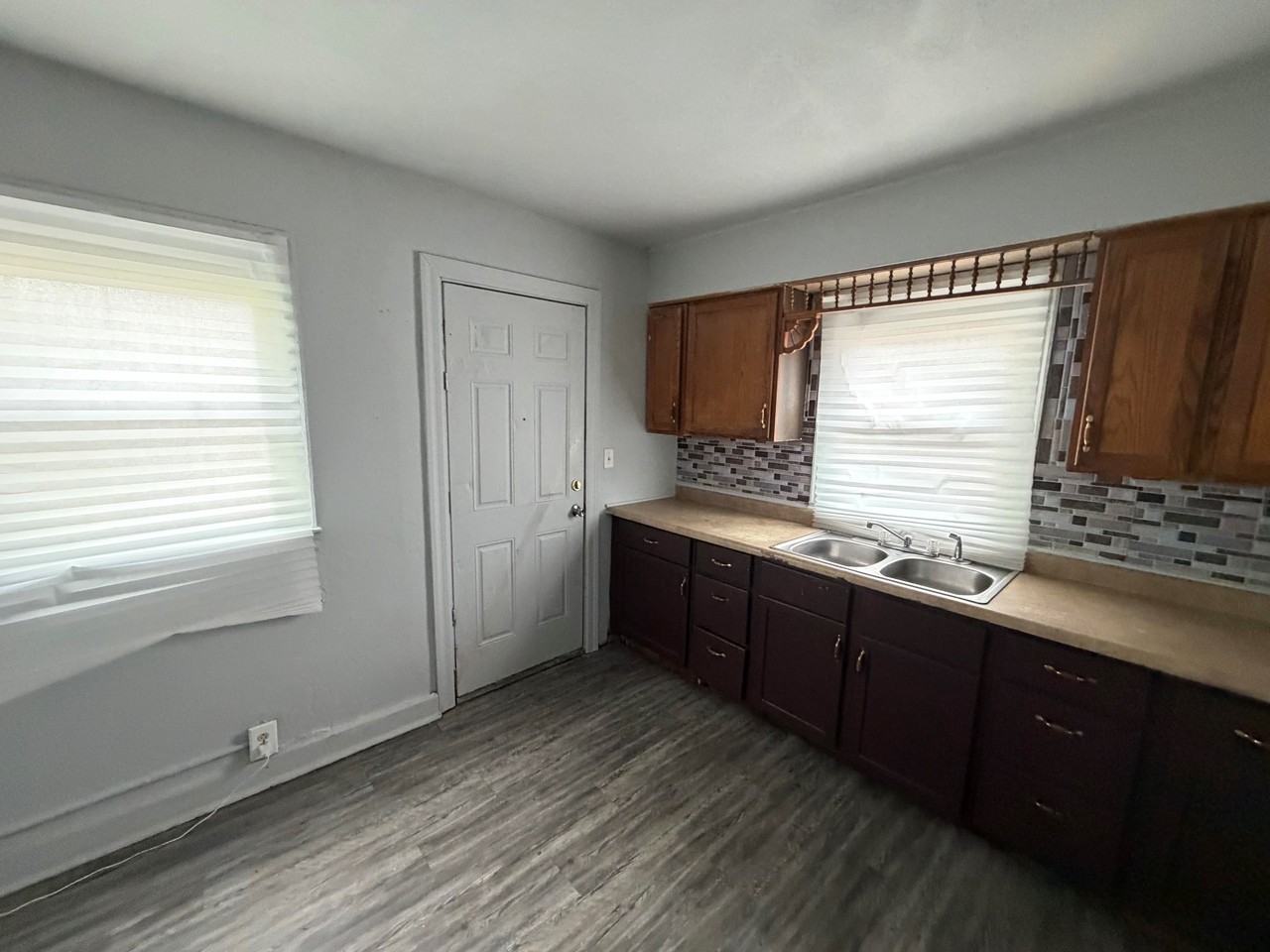 1221 E Williams St #E - Photo 2 of 18