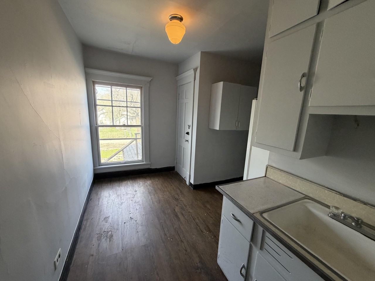 528 N Grant St Apt 3 - Photo 2 of 9