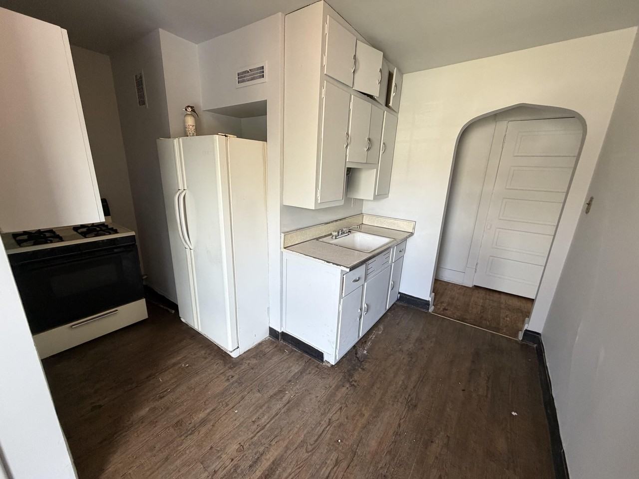 528 N Grant St Apt 3 - Photo 3 of 9