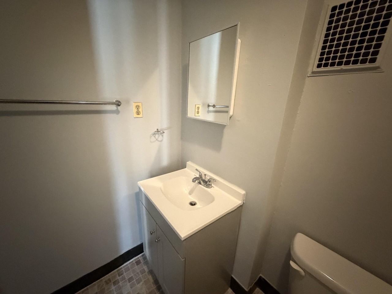 528 N Grant St Apt 3 - Photo 5 of 9