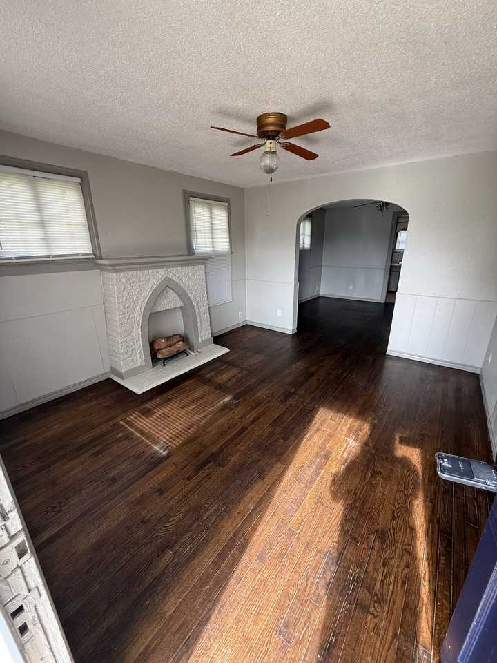 109 N Draper Ave #1 - Photo 2 of 17