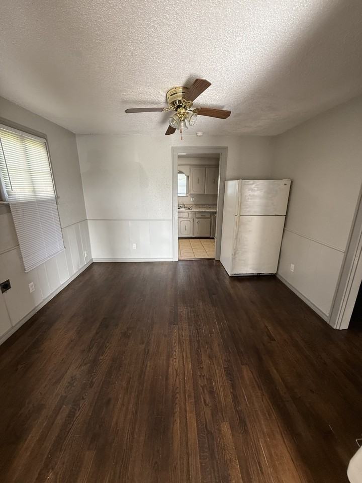 109 N Draper Ave #1 - Photo 4 of 17