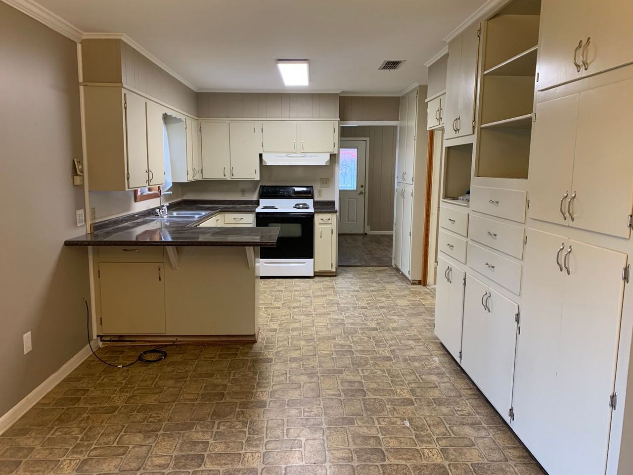 3016 Burson Dr - Photo 4 of 9