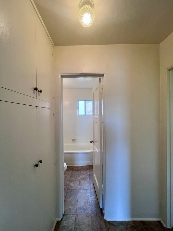 5674 Mildred St - Photo 7 of 9