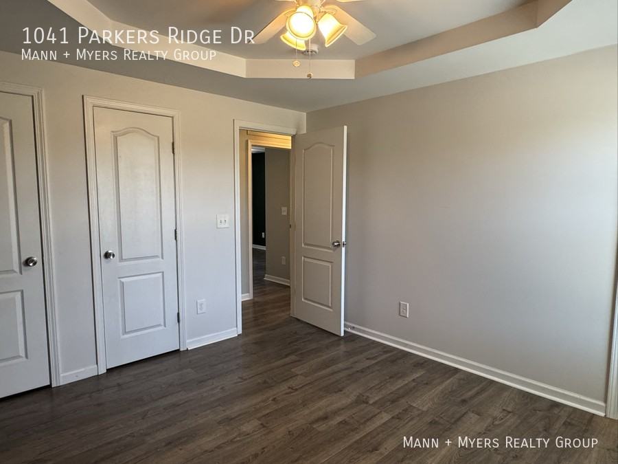 1041 Parkers Ridge Dr - Photo 5 of 39