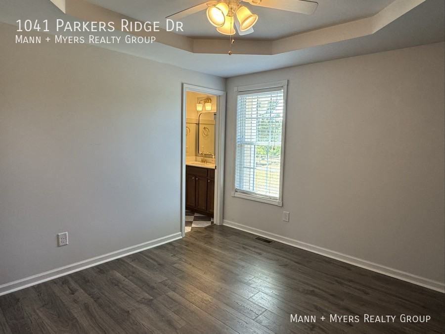 1041 Parkers Ridge Dr - Photo 6 of 39