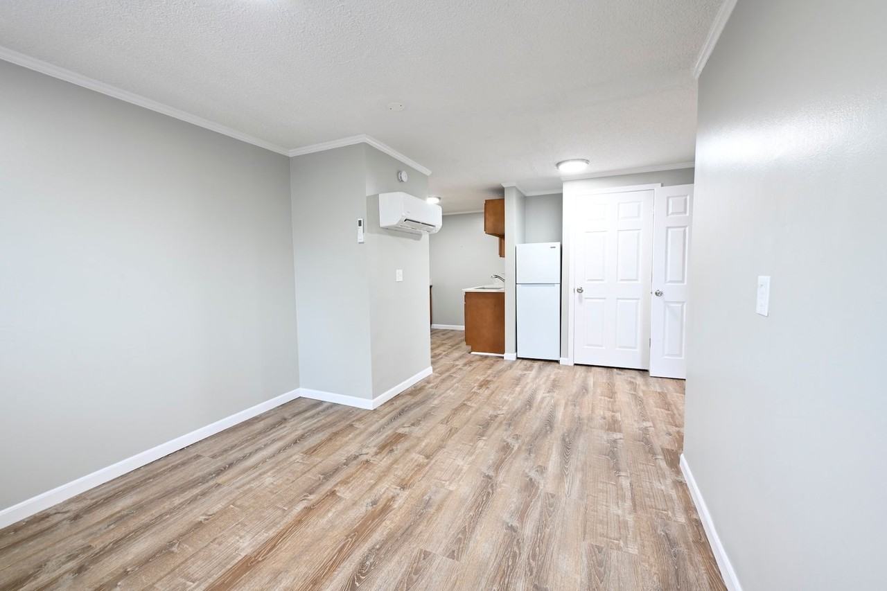 425 W Cook Rd #7 - Photo 3 of 15