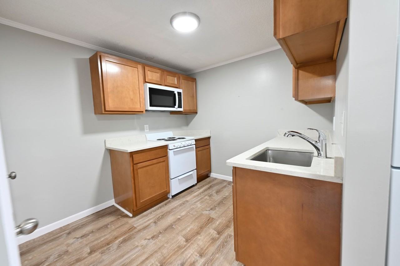 425 W Cook Rd #7 - Photo 5 of 15