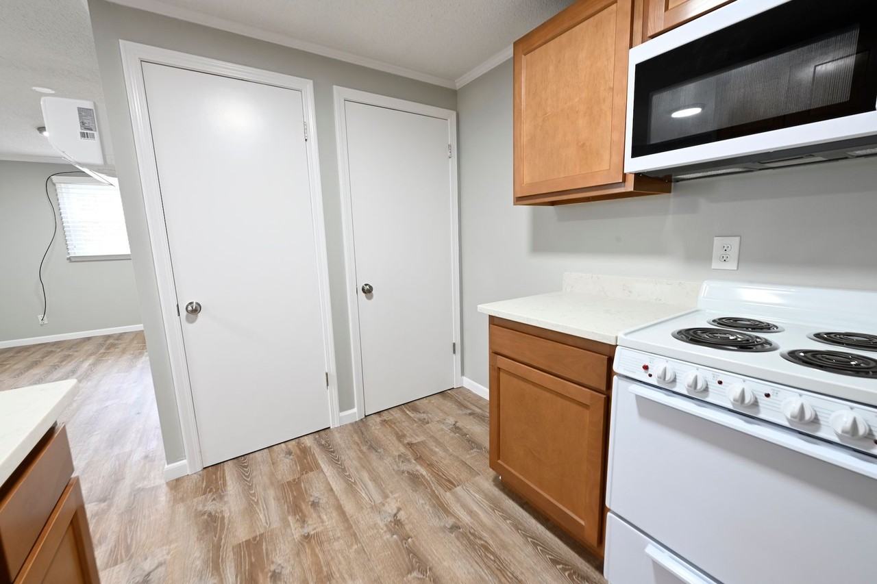 425 W Cook Rd #7 - Photo 6 of 15