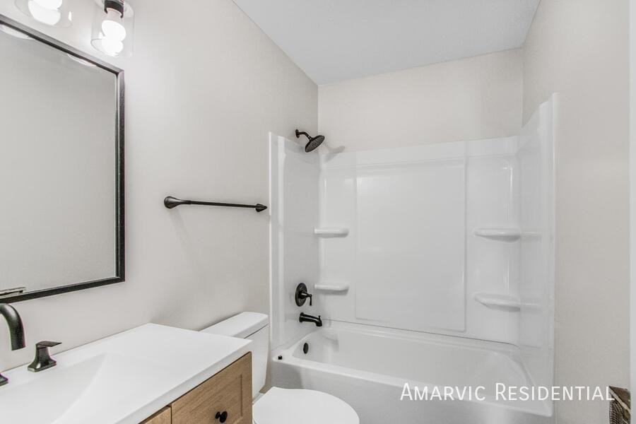 2048 Godwin Ln - Photo 3 of 9