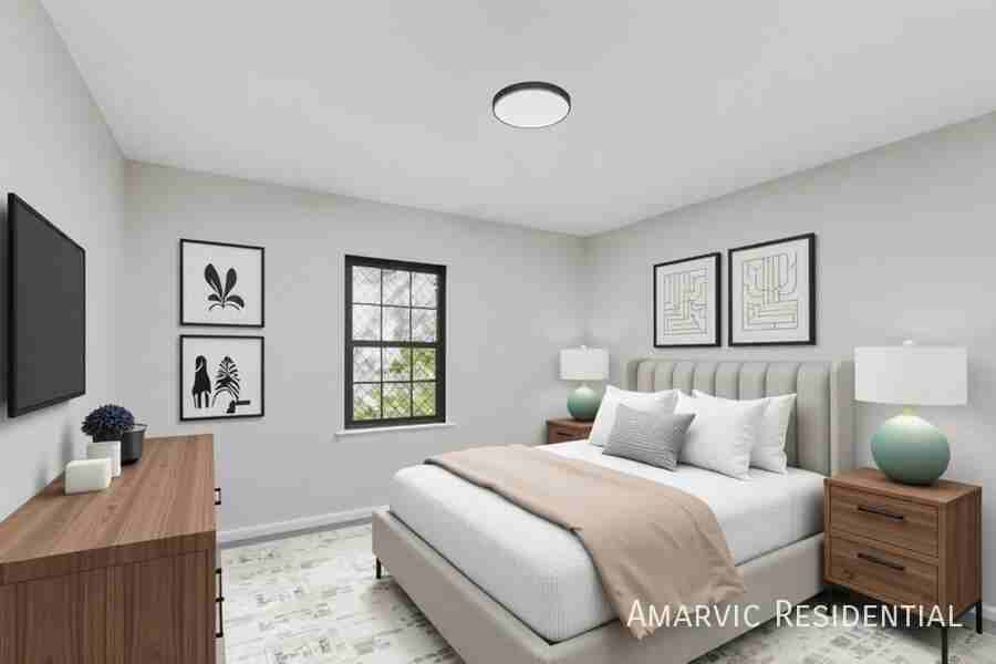 2048 Godwin Ln - Photo 5 of 9