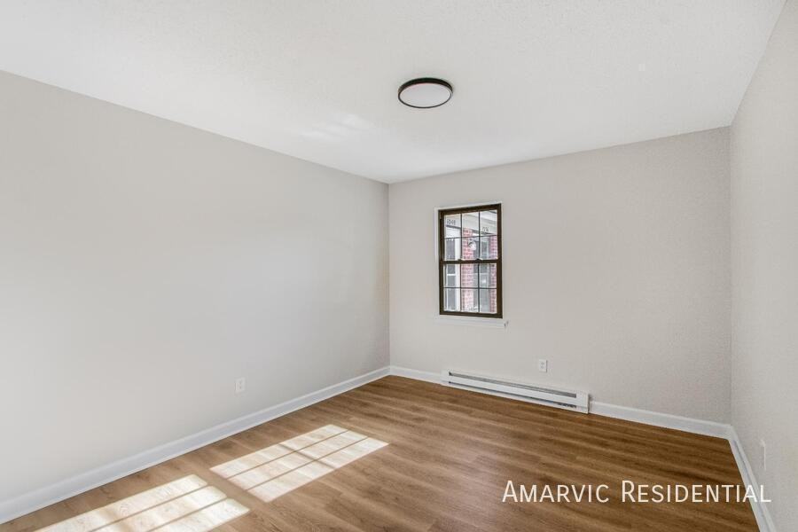 2048 Godwin Ln - Photo 6 of 9