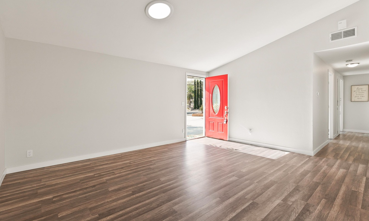 17138 Sunderland Dr - Photo 4 of 16