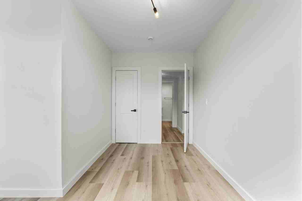 425 N Main St #8 - Photo 6 of 17