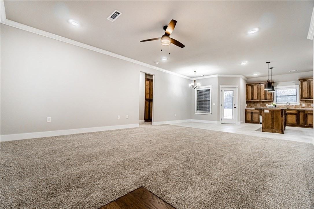 933 Hampton St - Photo 4 of 17
