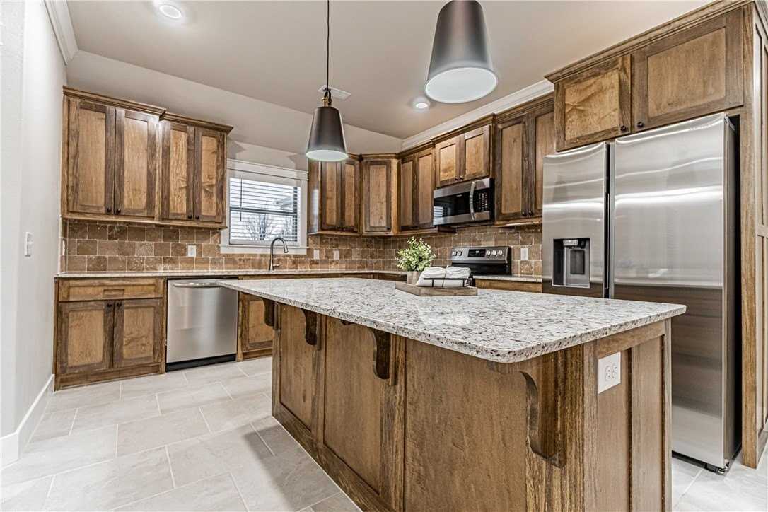 933 Hampton St - Photo 6 of 17