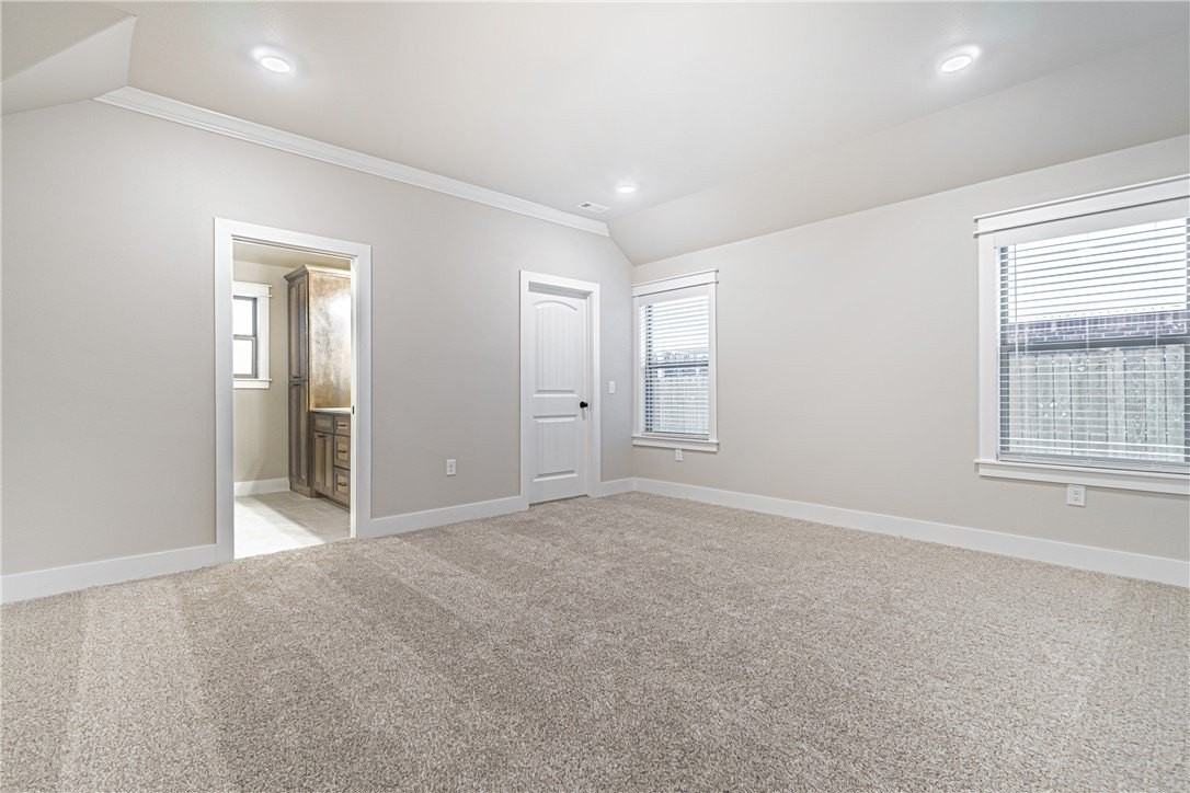 933 Hampton St - Photo 7 of 17