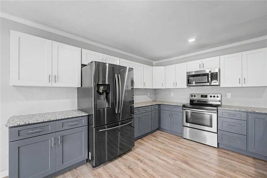 1404 W Pine St - Photo 4 of 22