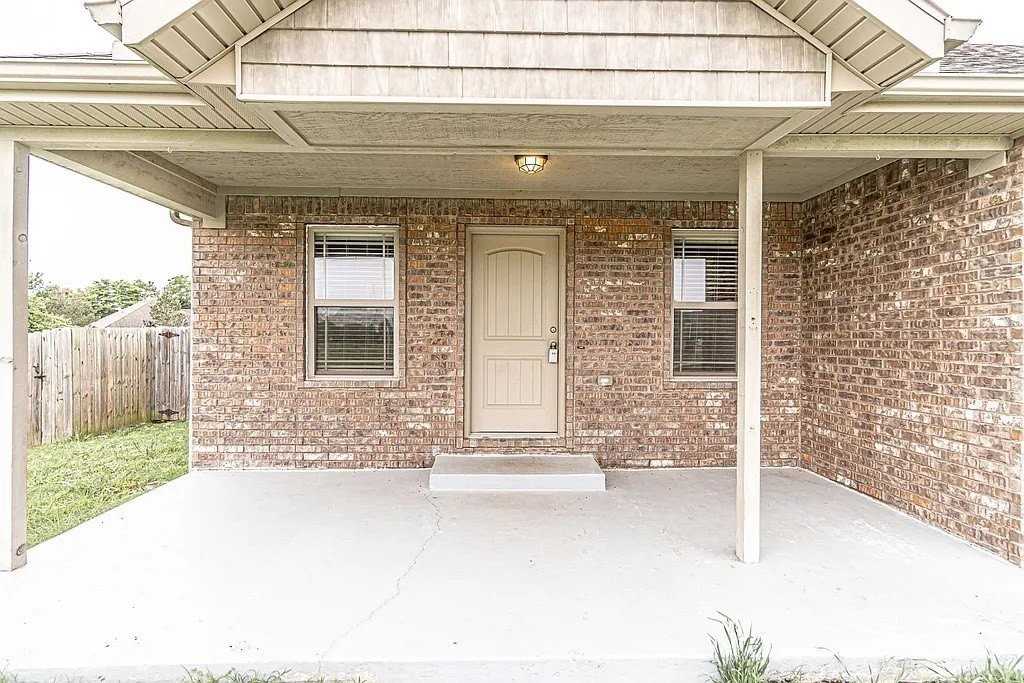 3104 Sw Featherston Rd - Photo 3 of 18