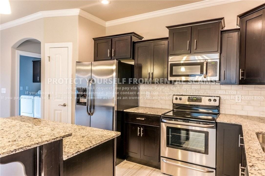 4765 W Wales Dr - Photo 4 of 12