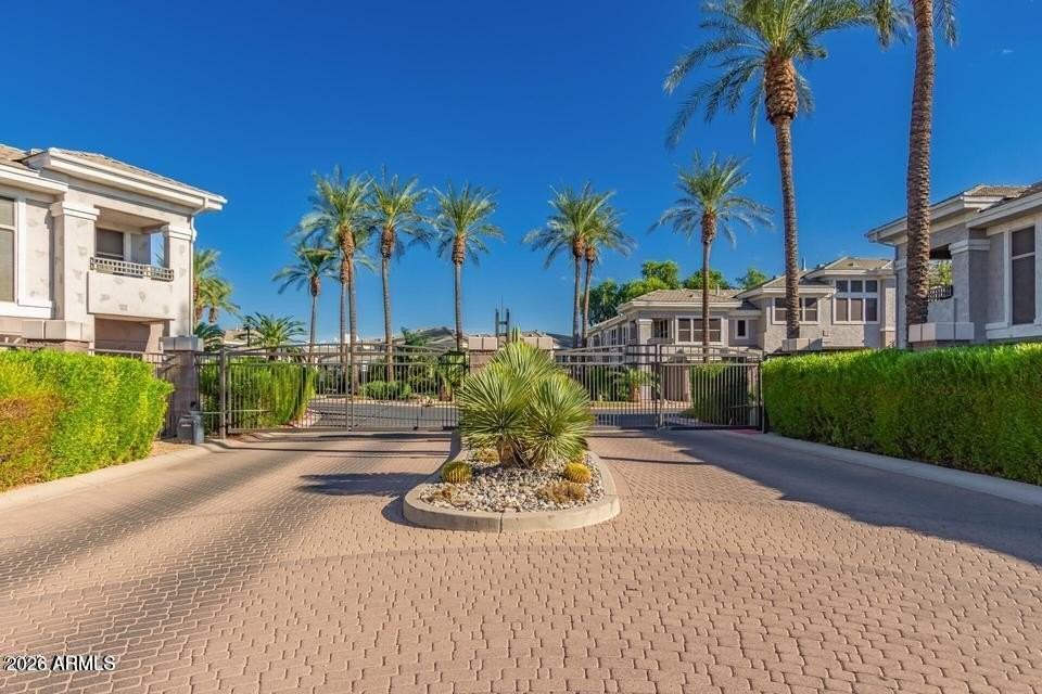 15221 N Clubgate Dr #1121 - Photo 2 of 38