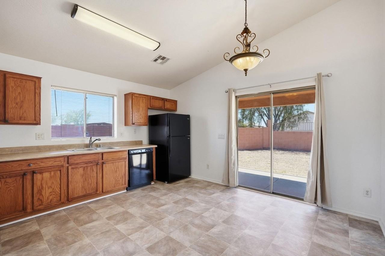 23851 W Lasso Ln - Photo 2 of 21