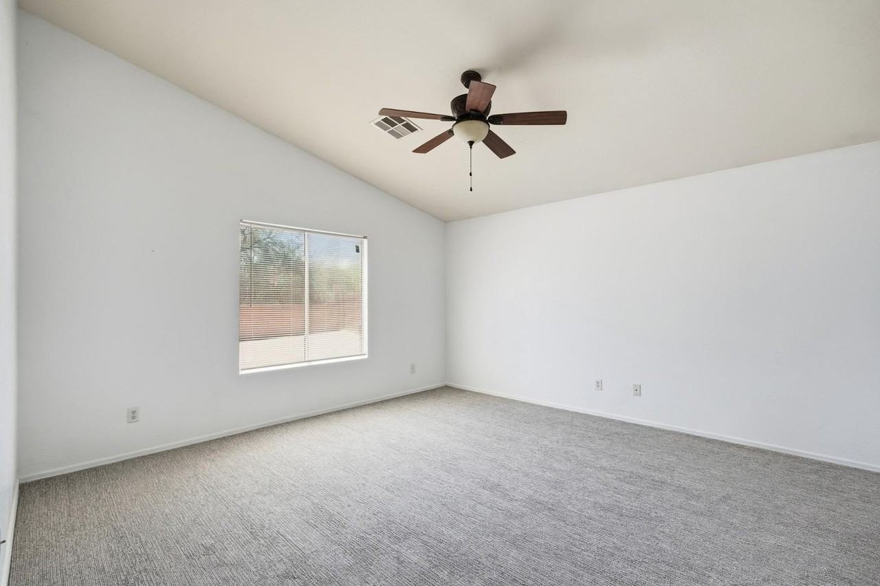 23851 W Lasso Ln - Photo 6 of 21
