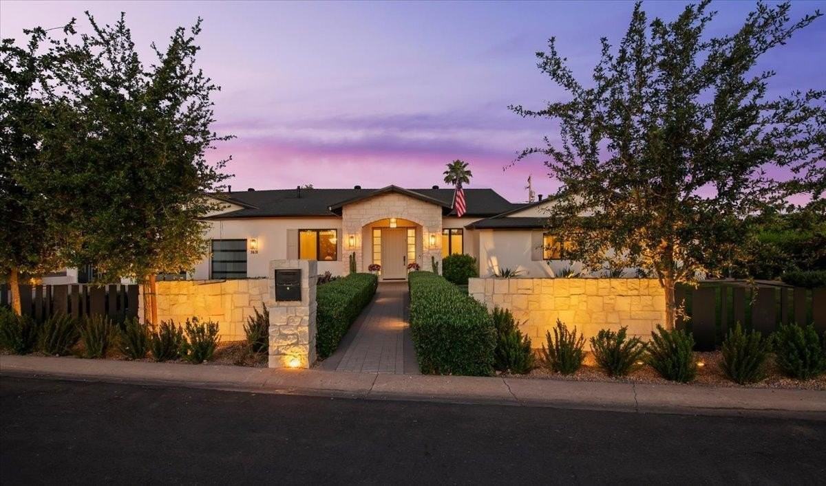 3631 N 54th Ct - Photo 2 of 50