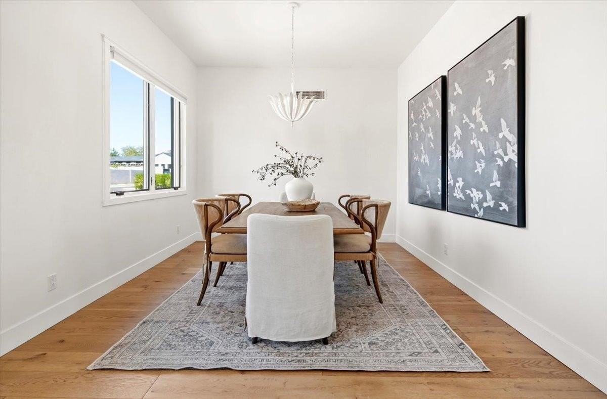 3631 N 54th Ct - Photo 4 of 50