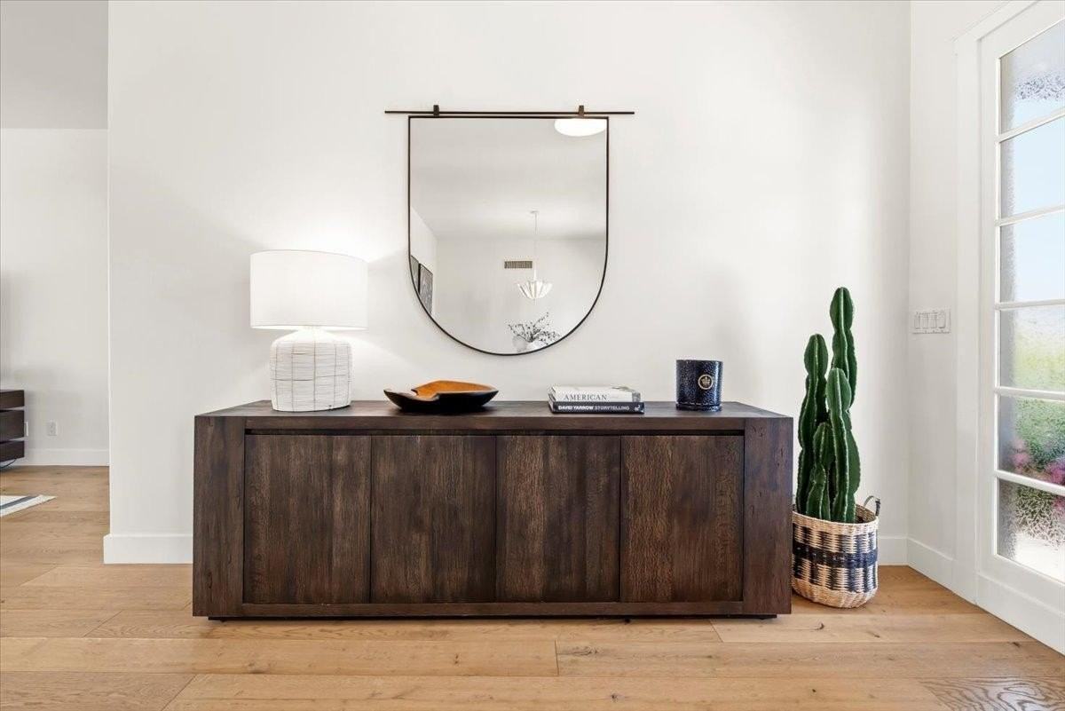 3631 N 54th Ct - Photo 5 of 50