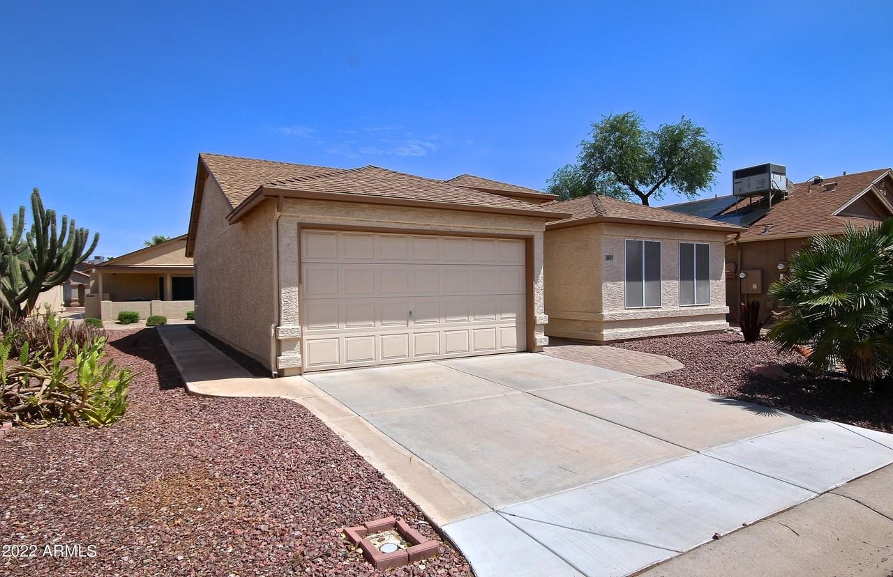 1800 E Winged Foot Dr - Photo 3 of 30