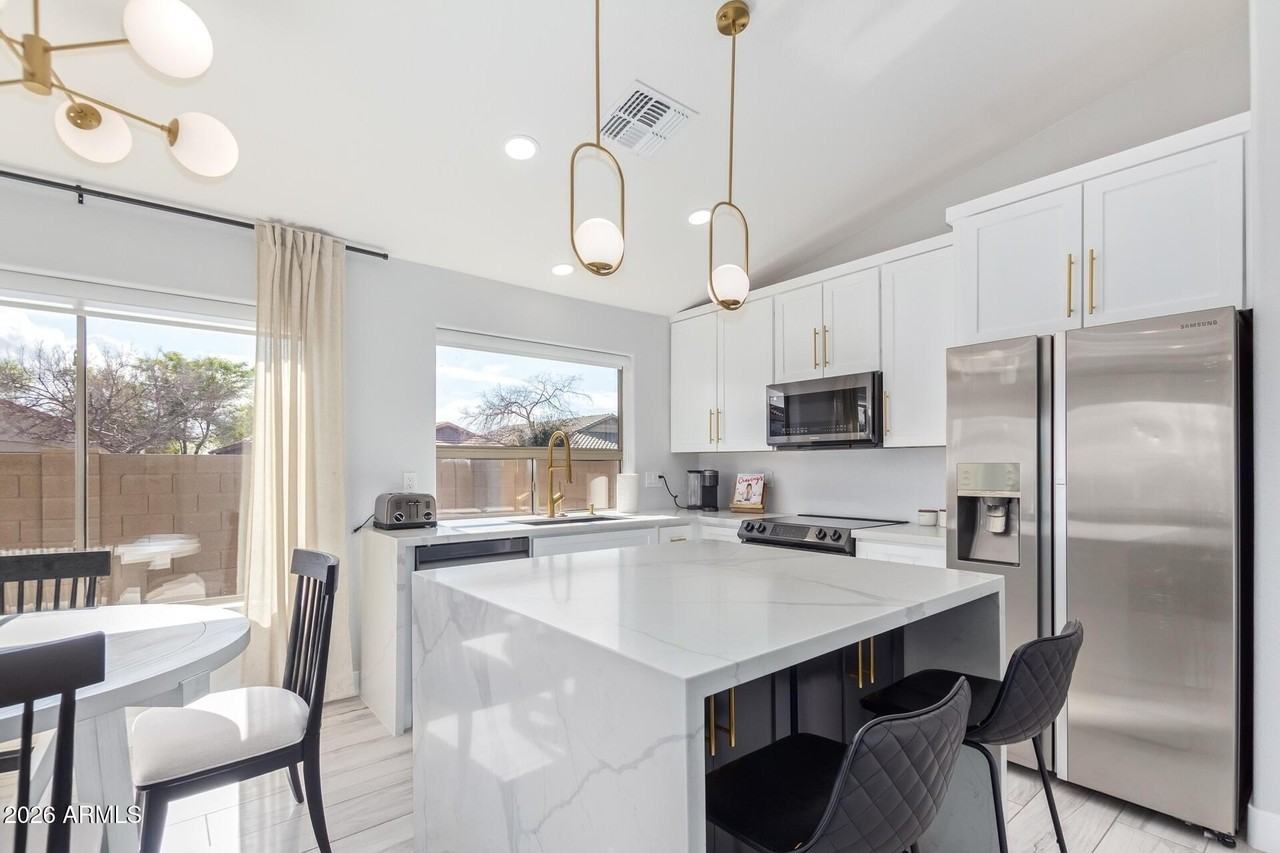 16019 W Linden St - Photo 6 of 23
