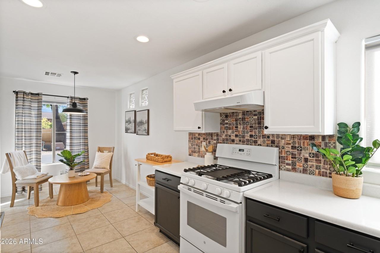 4746 E Woburn Ln - Photo 3 of 27