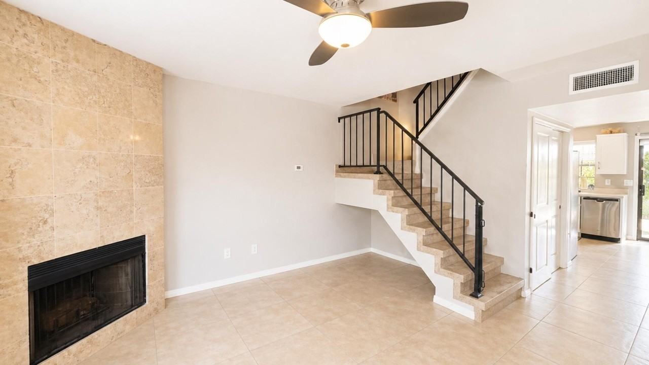 5704 E Aire Libre Ave #1043