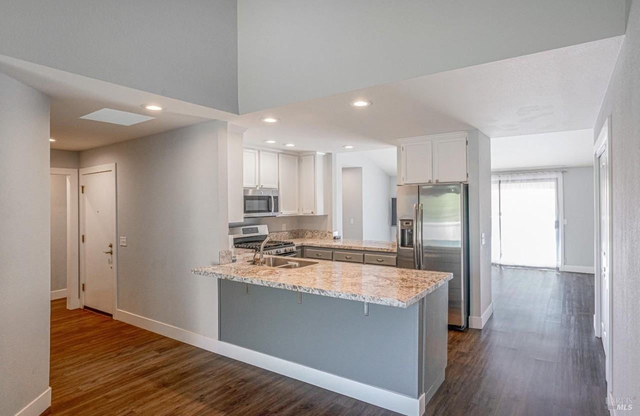 1328 Mission Blvd - Photo 2 of 16