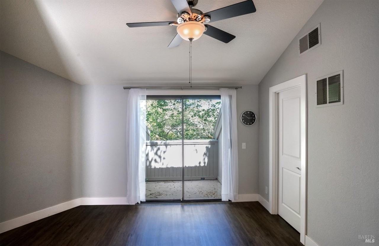 1328 Mission Blvd - Photo 4 of 16