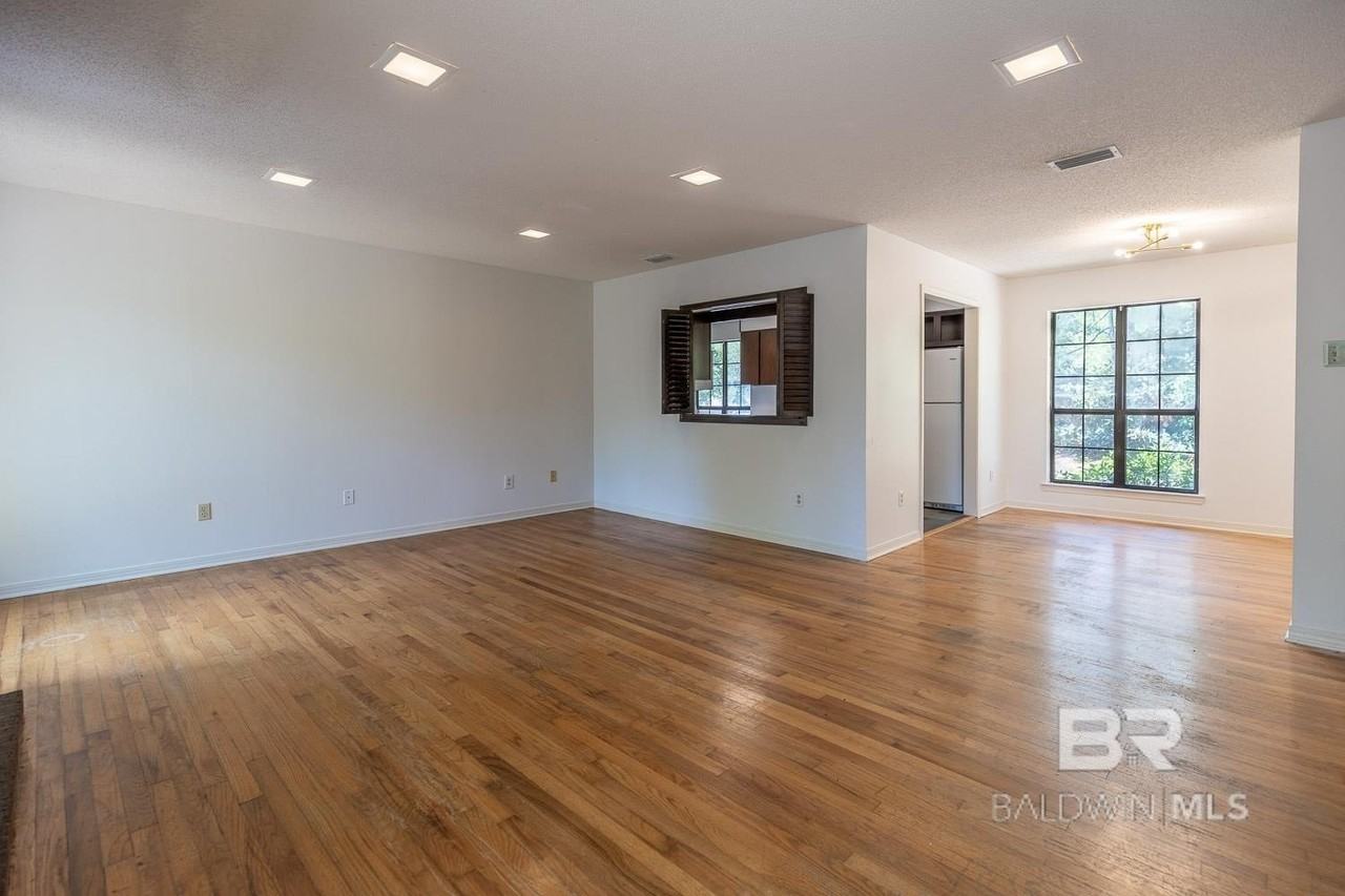 607 Spanish Main - Photo 2 of 17