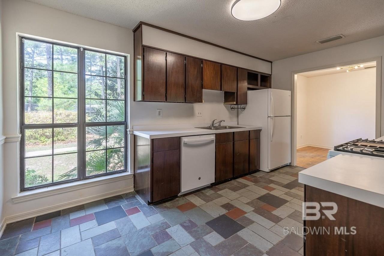607 Spanish Main - Photo 5 of 17