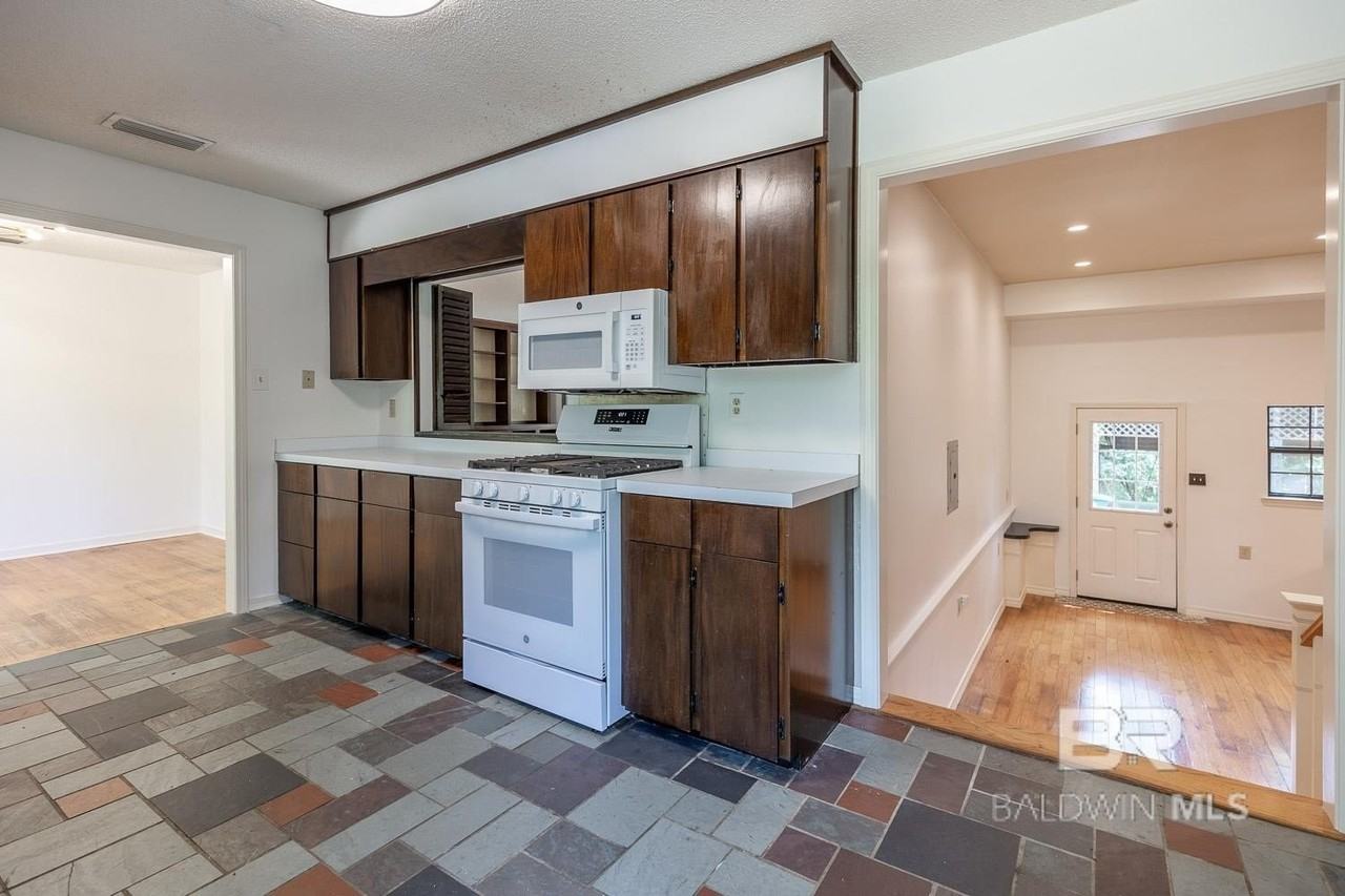 607 Spanish Main - Photo 6 of 17